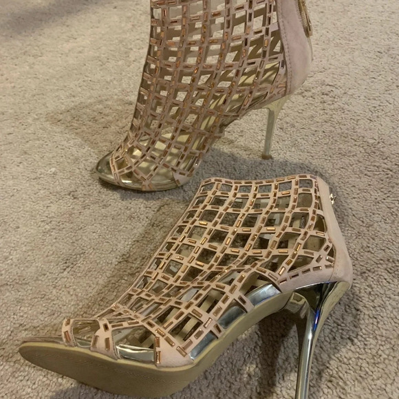 Liz Form gold cut-out peep-toe stiletto heels - size 7.5 - Picture 6 of 6